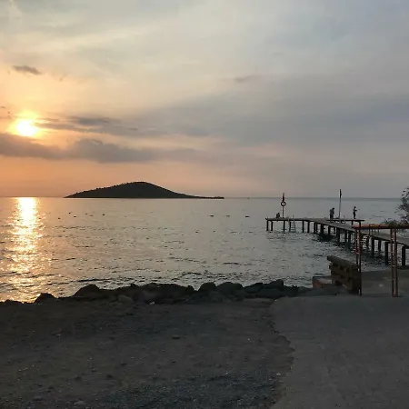 Lägenhet Gumusluk Koyunbabada Denize Sifir Ev